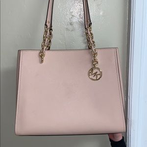 Michael Kors + matching wallet